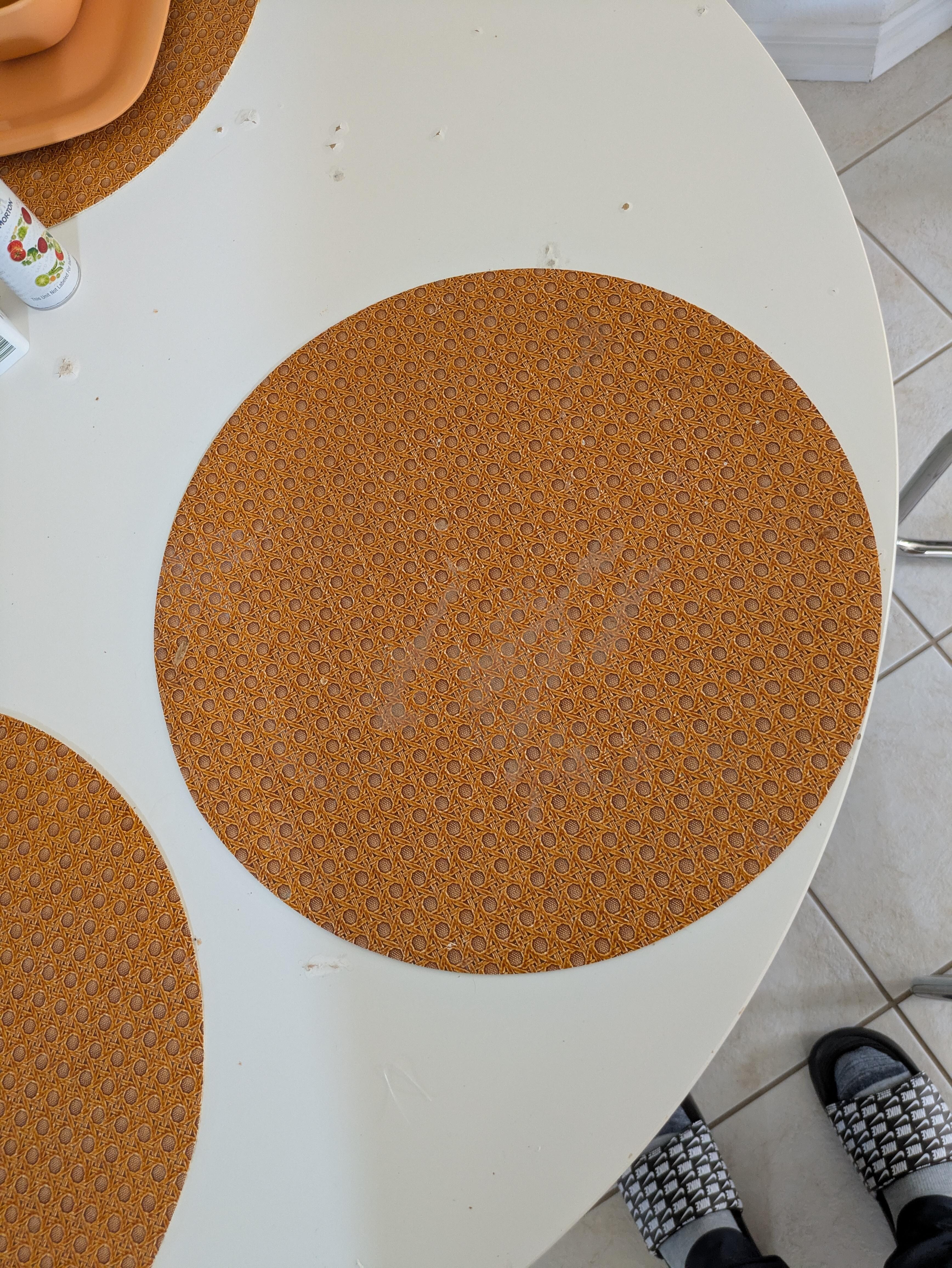 Tischmatten und Tisch