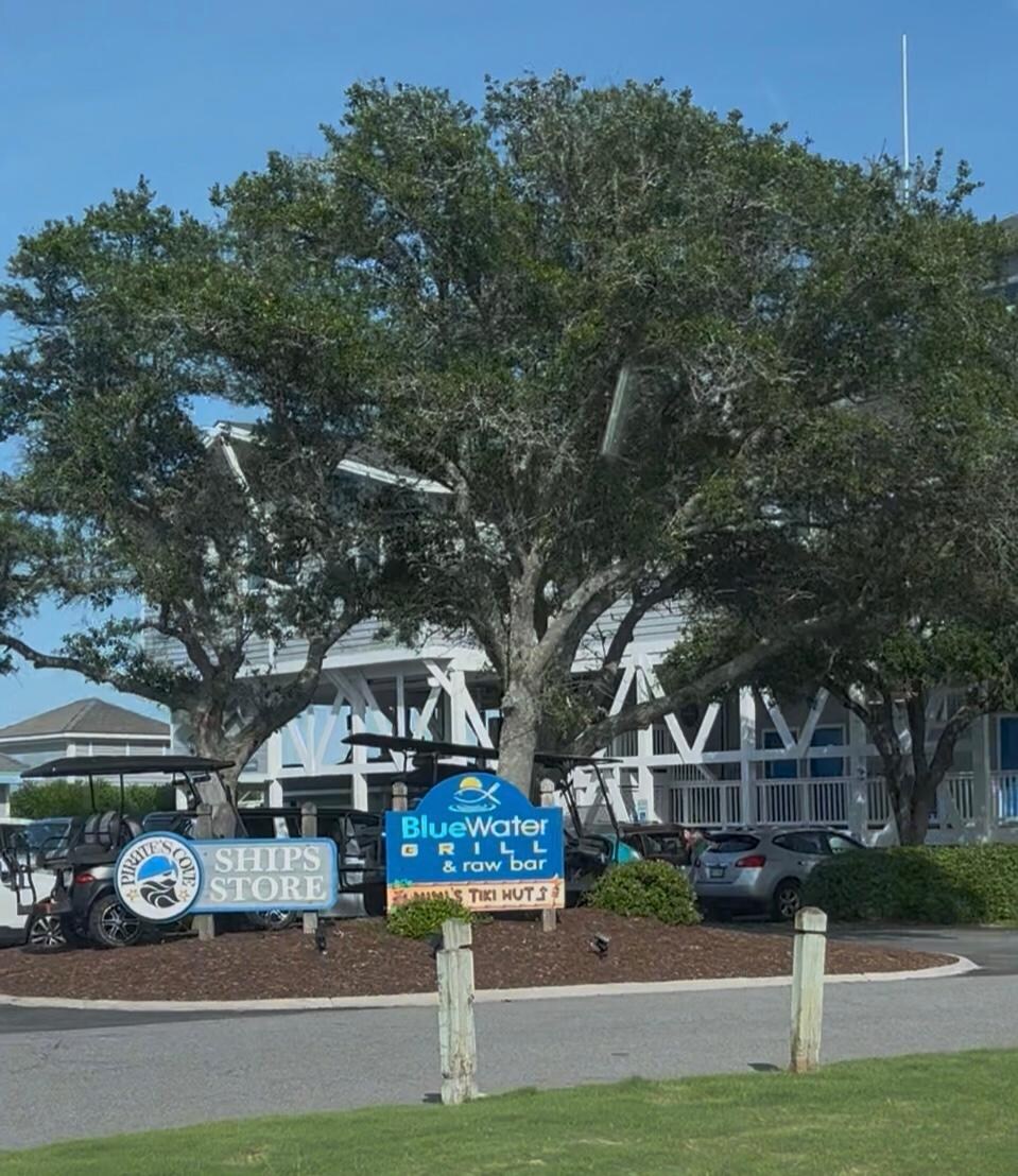Entrance with amazing marina and cool tiki bar