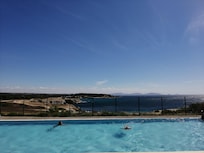 Très belle piscine avec vue magnifique