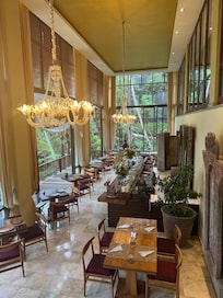 Breakfast location