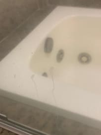 Traces douteuses dans la SDB.