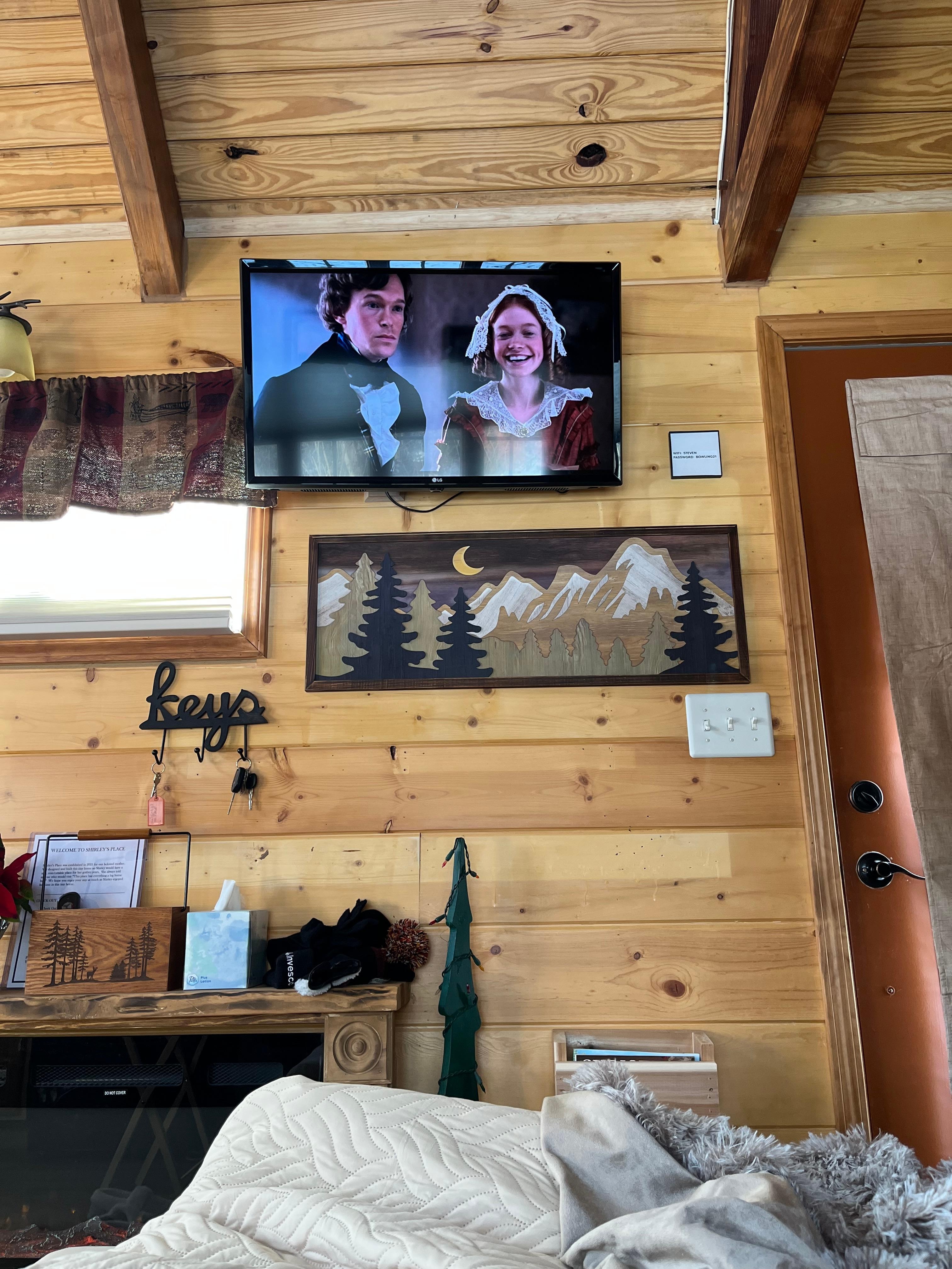 Snuggly want to watch Christmas movies!