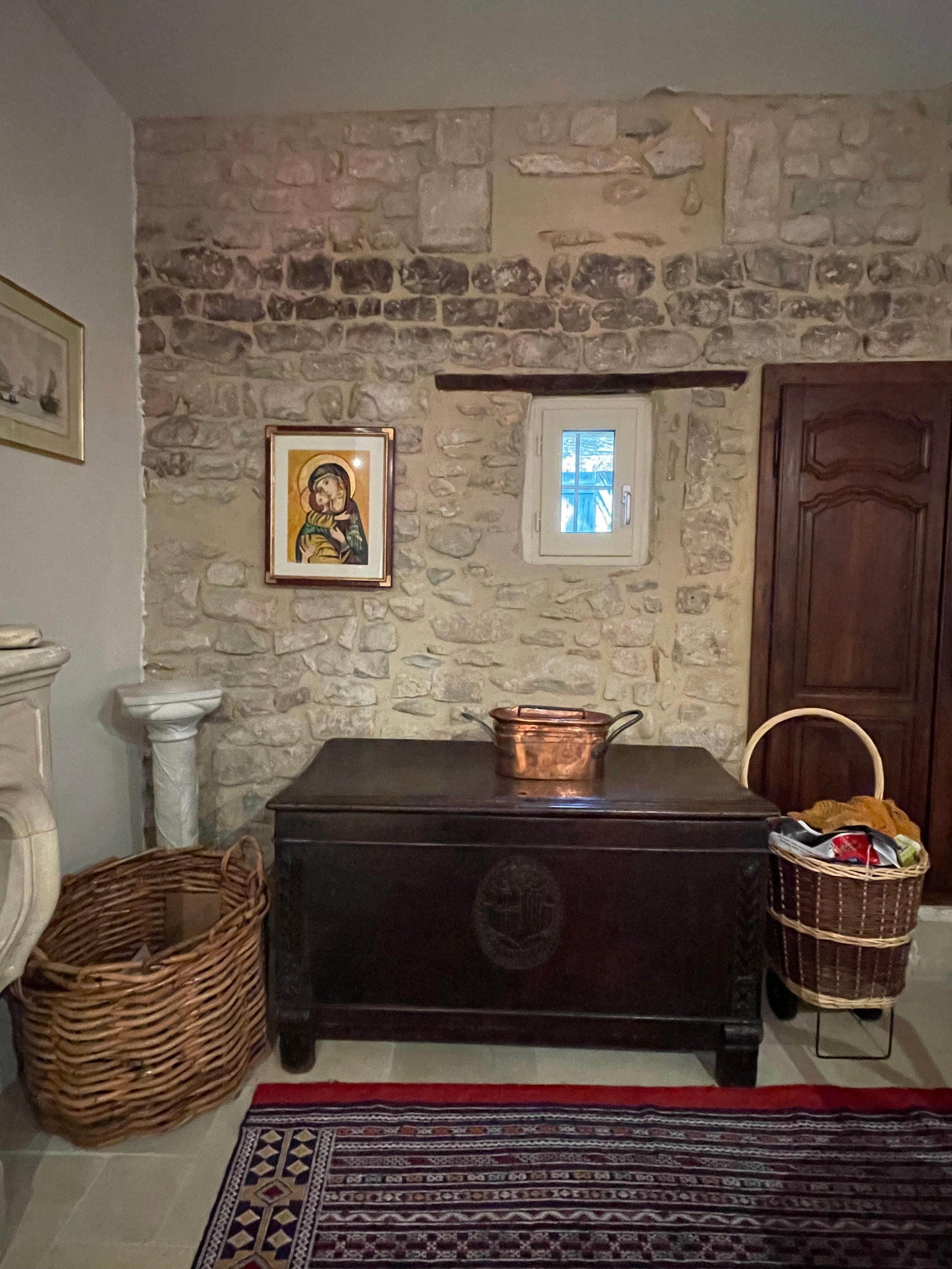 Small touches in furnishings made for a comfortable & lovely home.