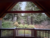 Great front deck vibes!