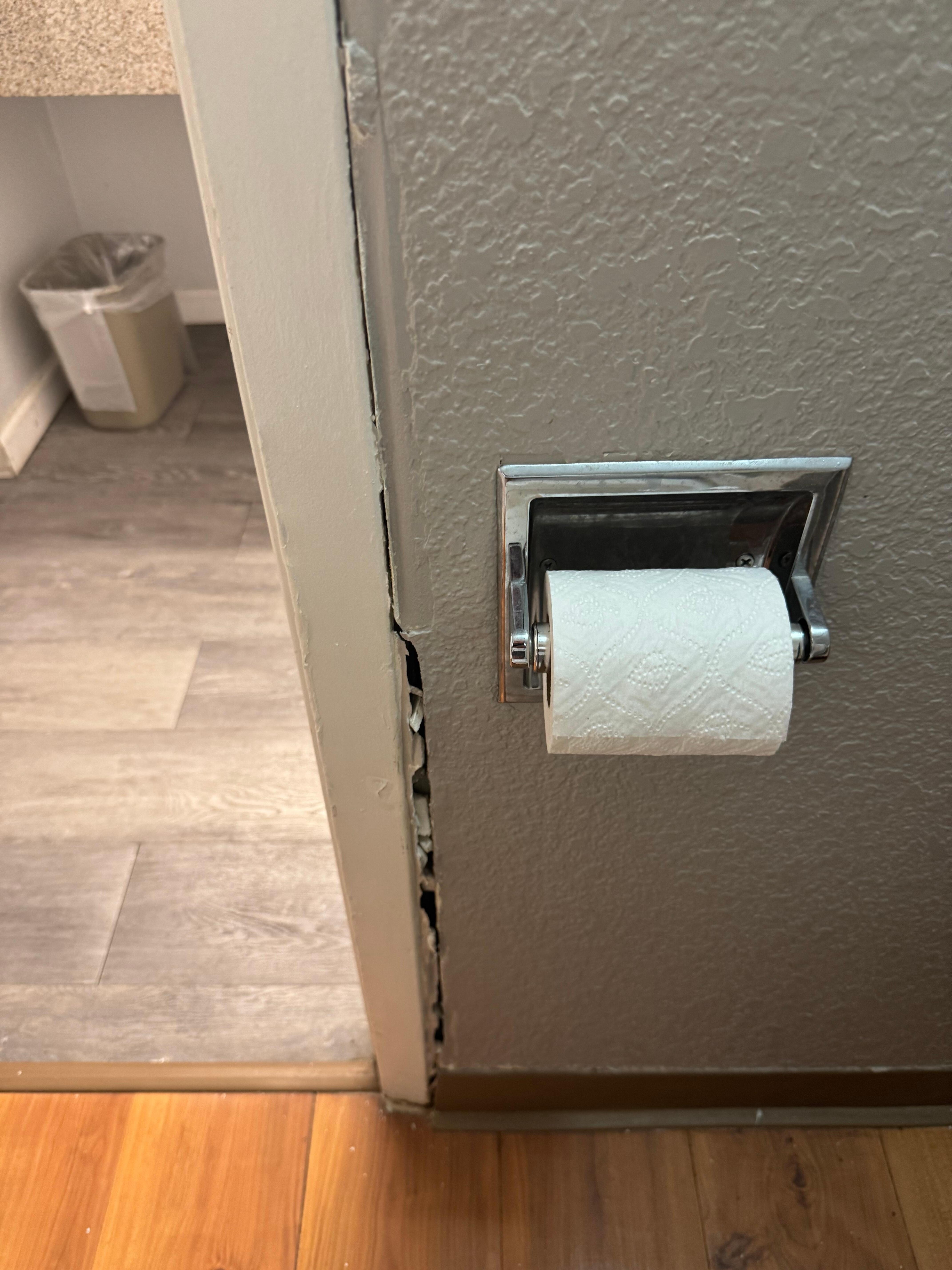 Door frame & caulking 