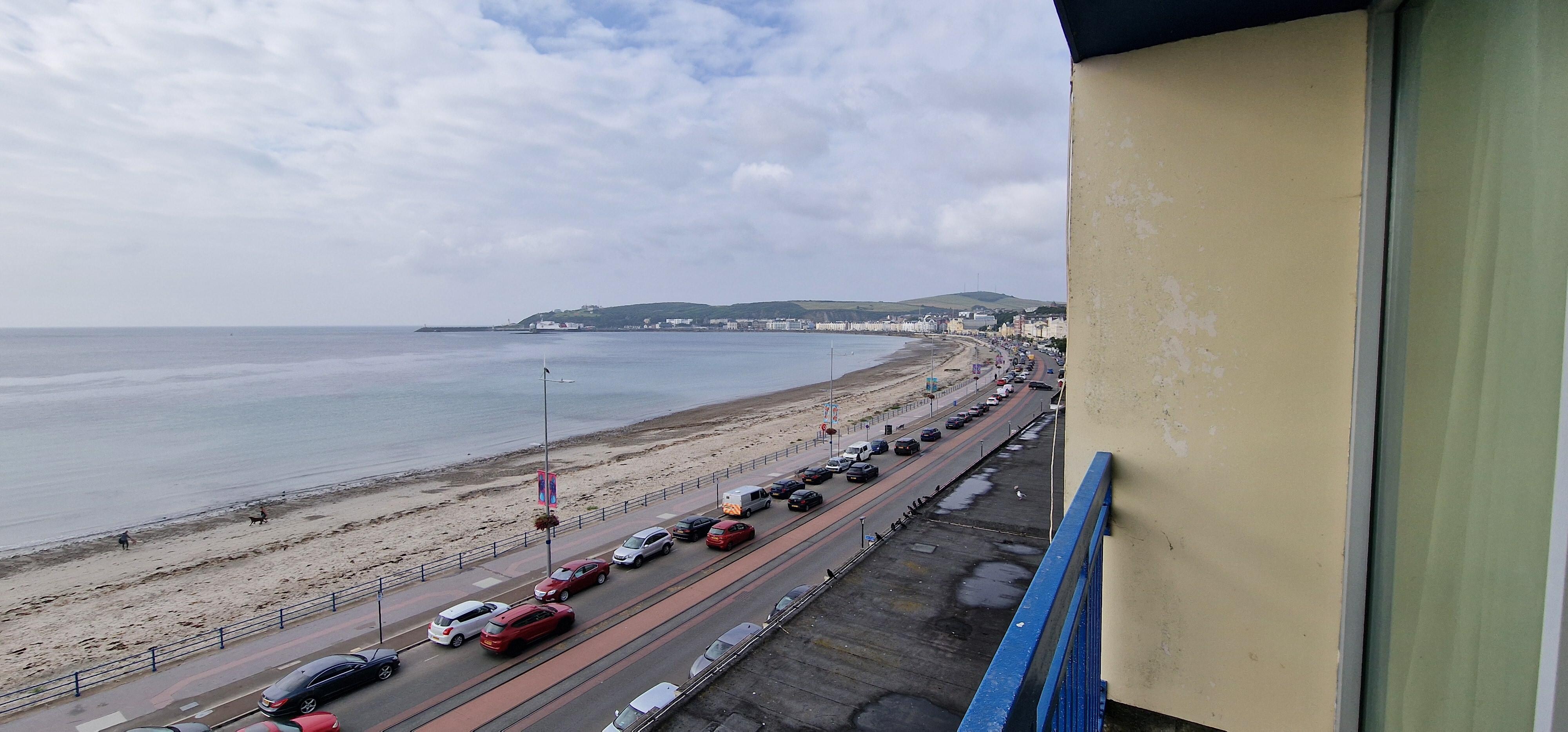 Dagsbladet fra veranda av rommet