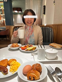 朝食はいわゆるバイキングいろんな種類があるので三日間開きませんでした