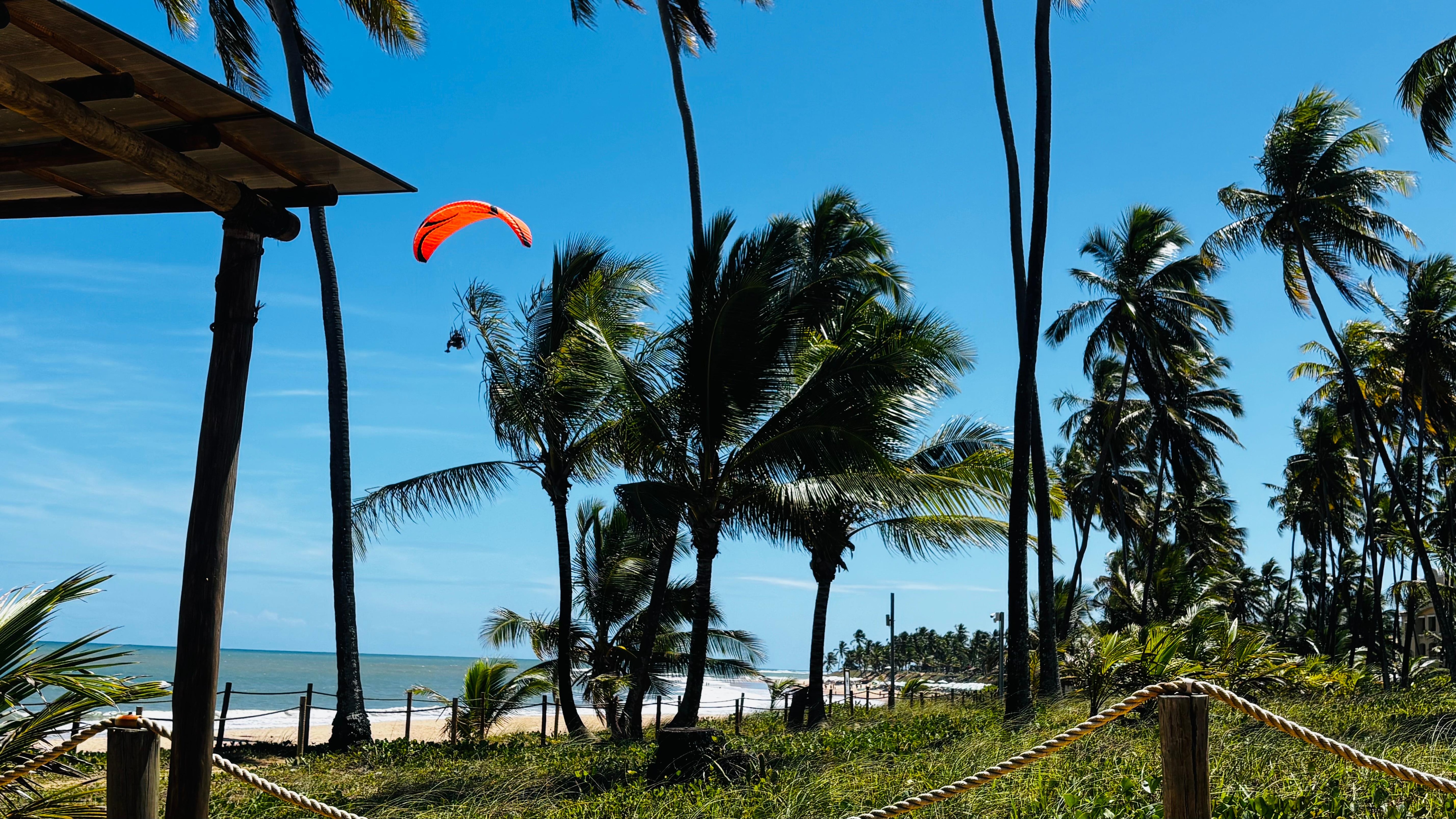 Foto praia( brava) do Forte