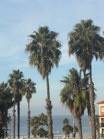 Zoomed
In view
From primary room