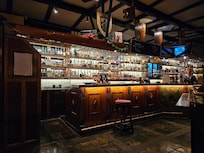 God pub, med godt utvalg av øl og whisky