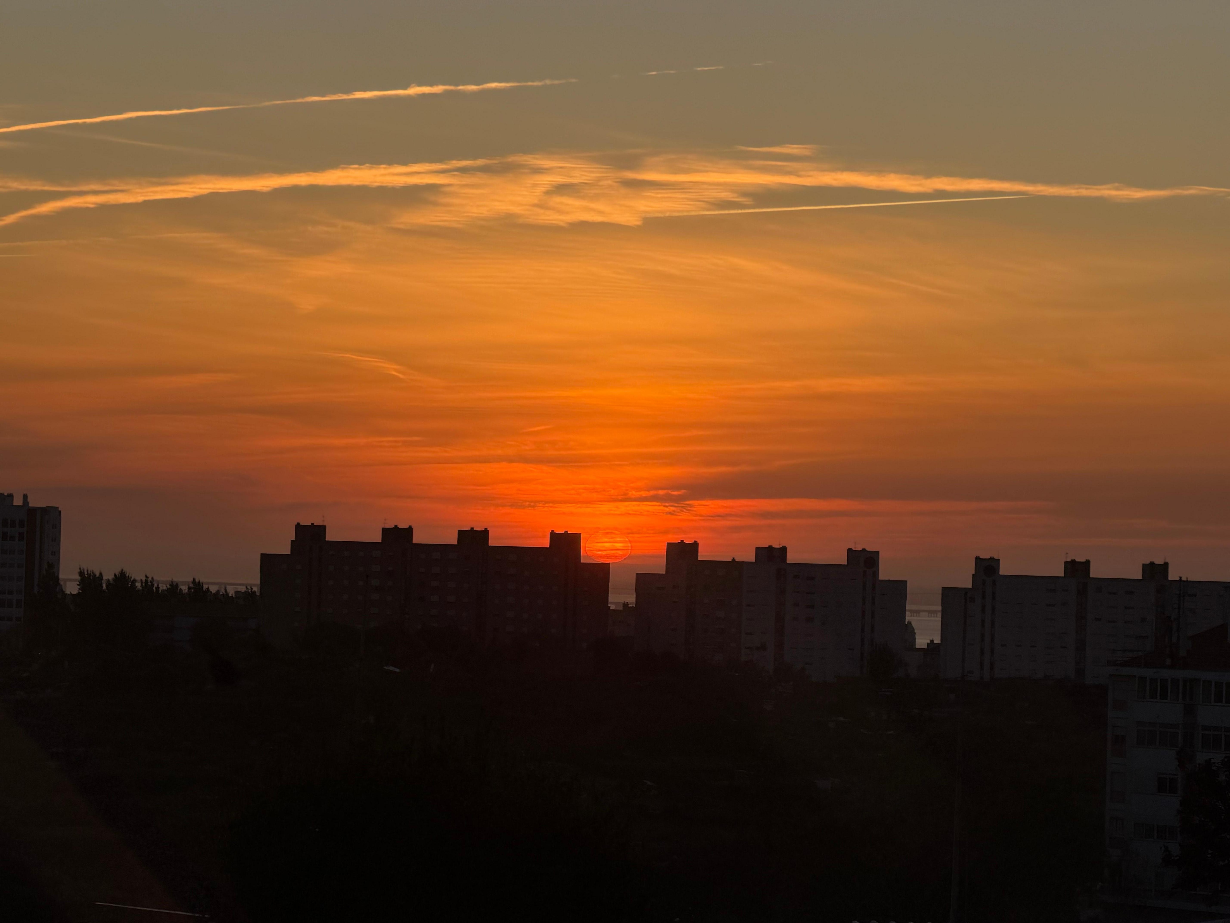 Spectacular sunrise from the dining room, on the first floor. 