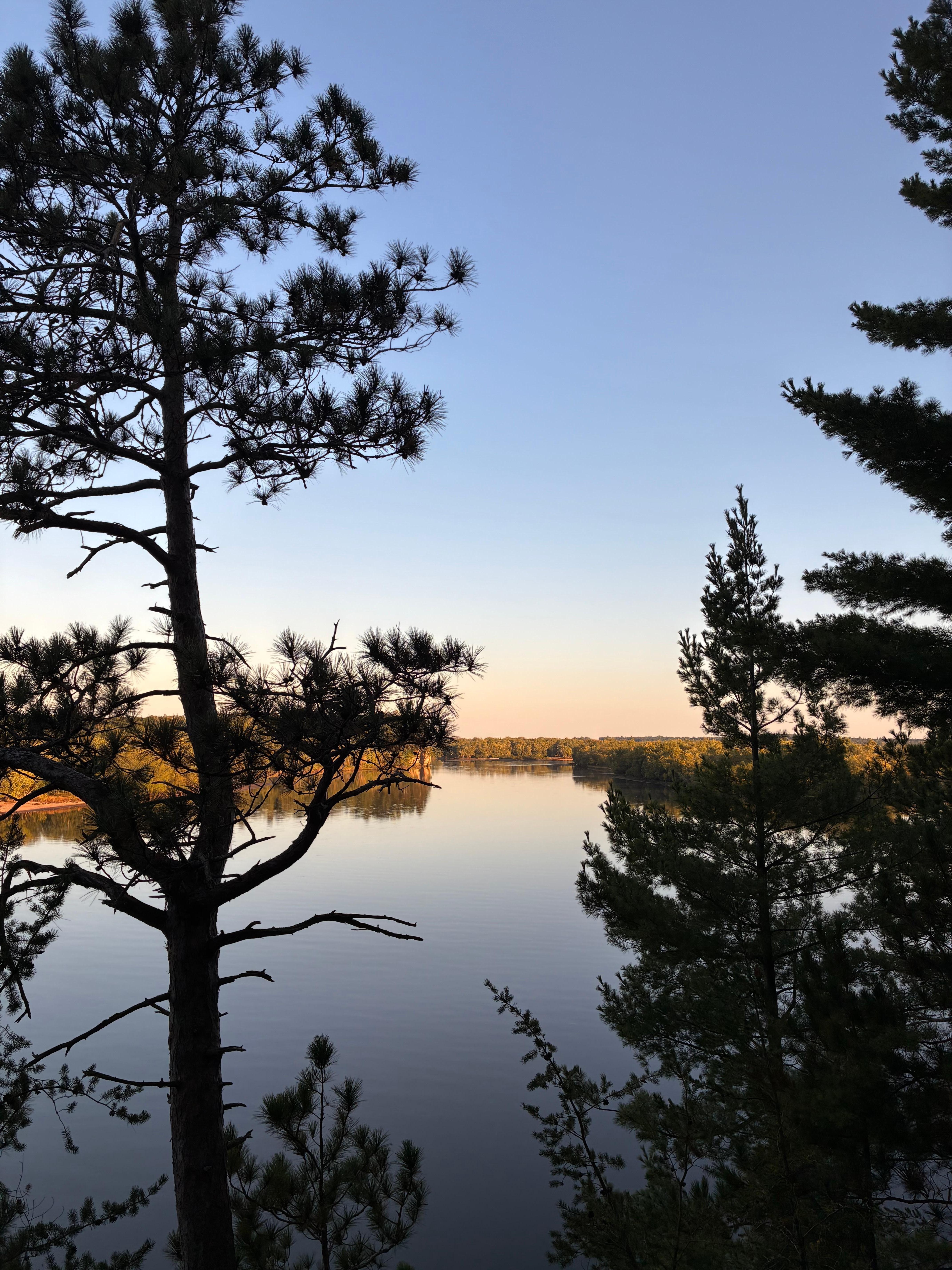 Sunrise at the river. 