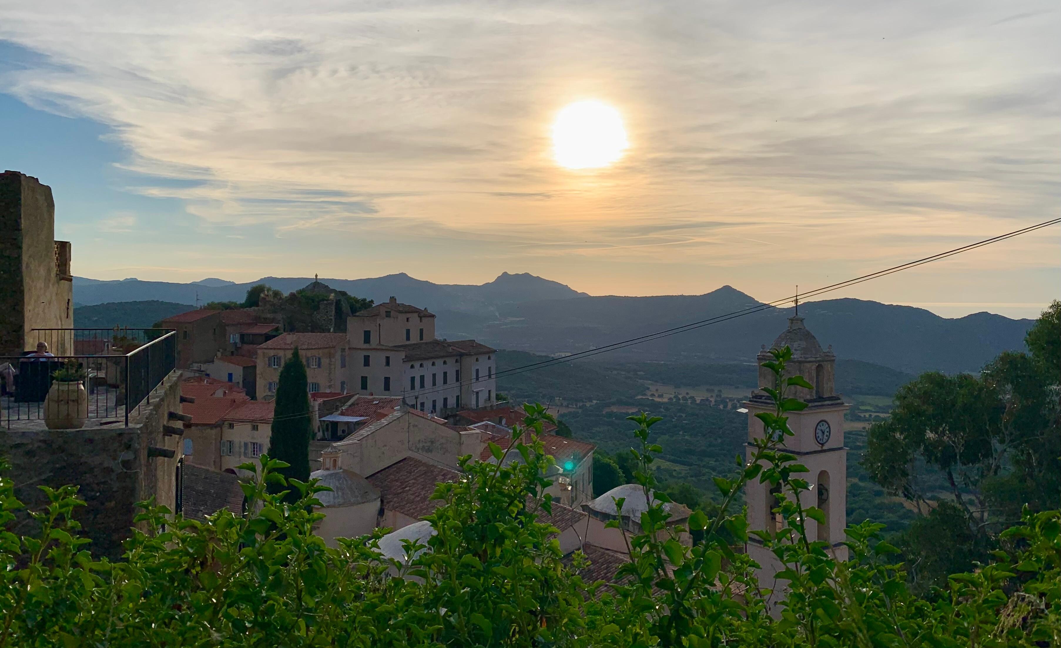 Vue de notre balcon au coucher du soleil. 