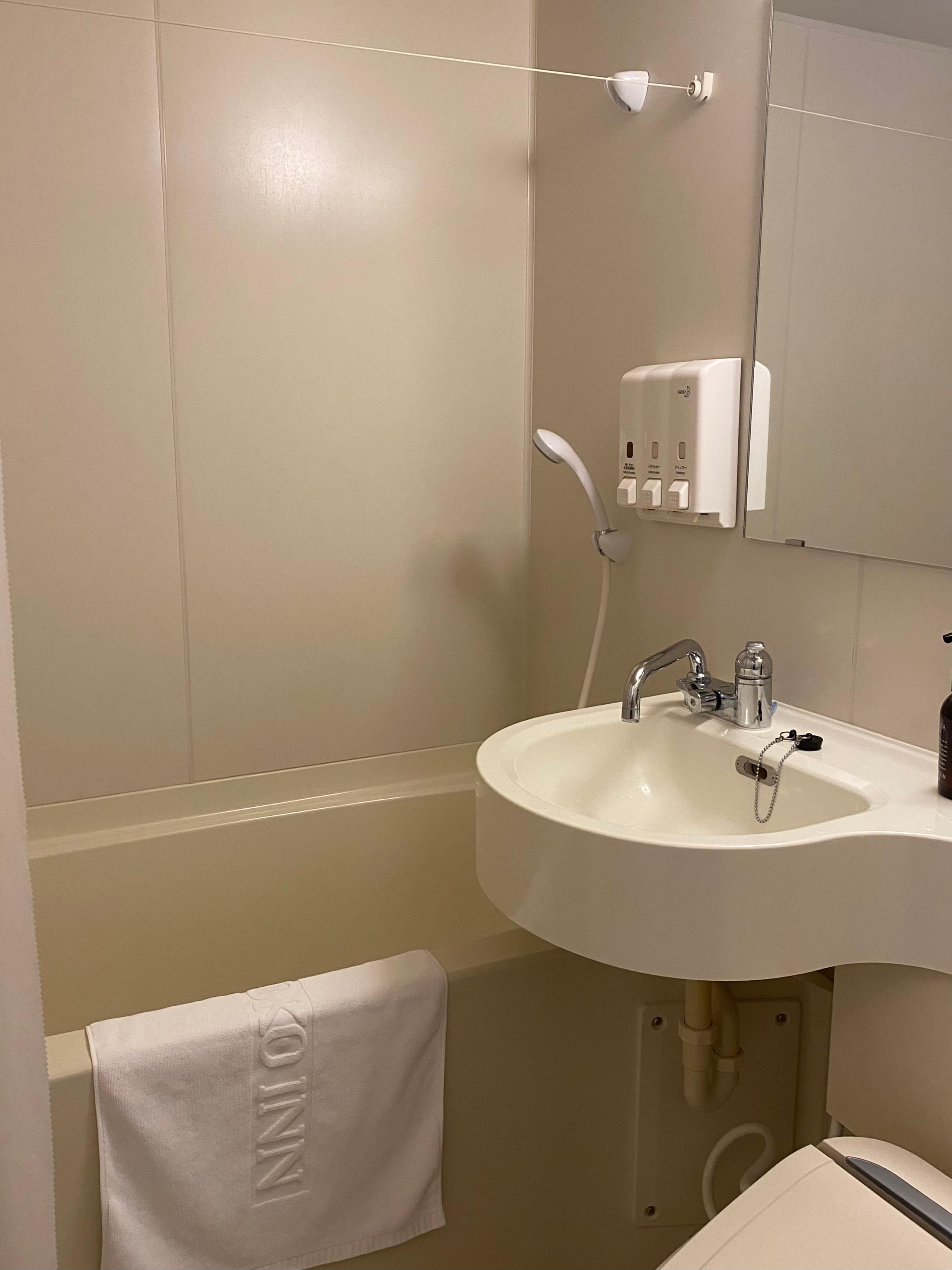 Clean and efficient great water pressure, lots of hot water.  Laundry also on site 