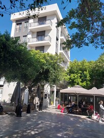 Metropole Urban Hotel