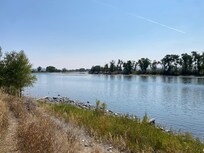 Yellowstone River access with boat launch and picnic area 5 minutes from house