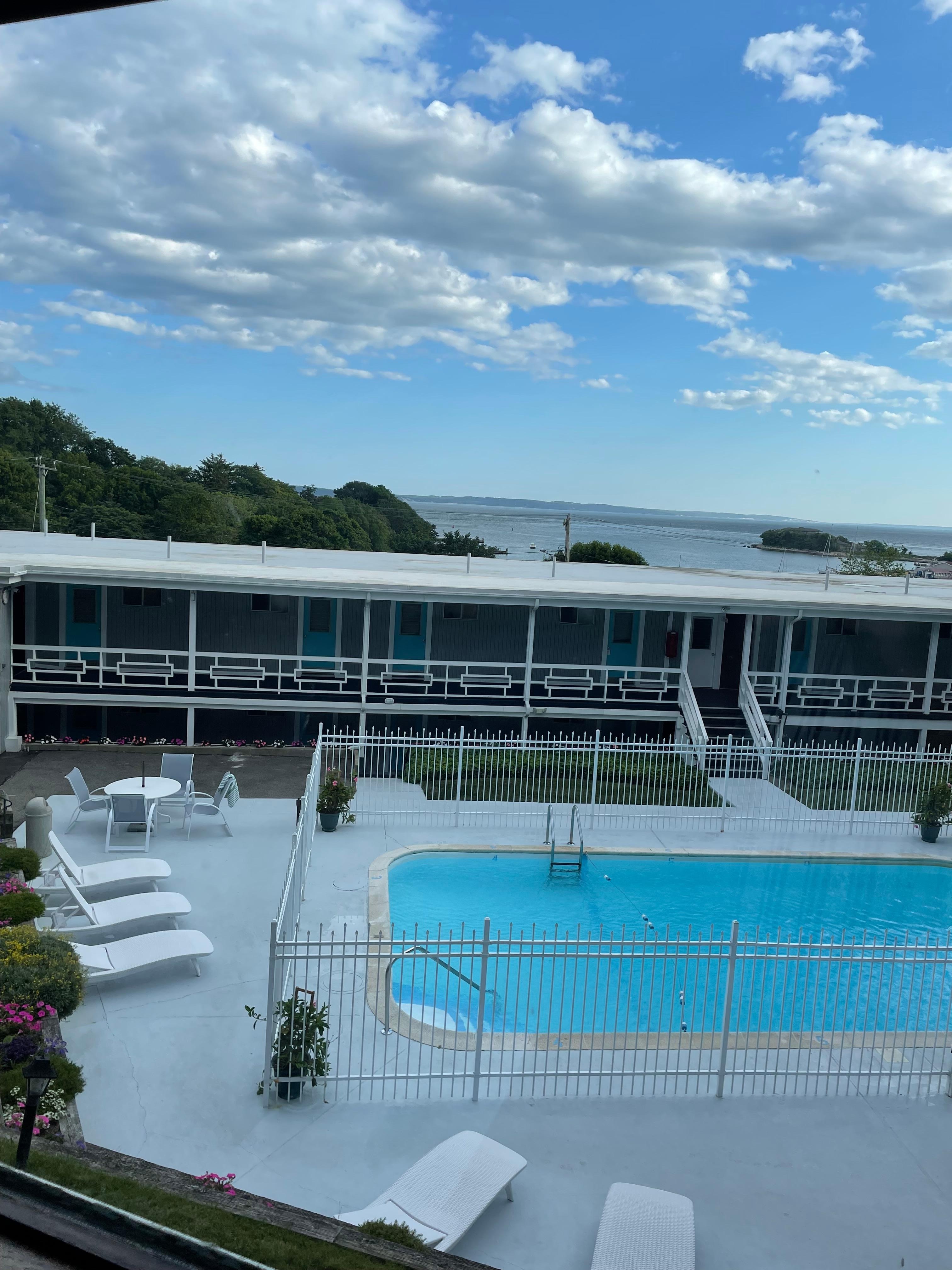 Nice view of the harbor and the pool from our window 