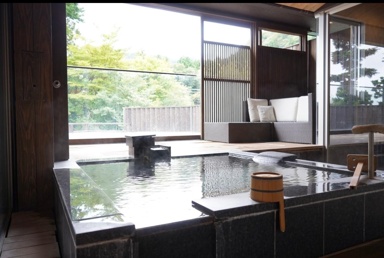 Private onsen in the “Jin” room