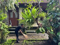 Garden paths sept daily