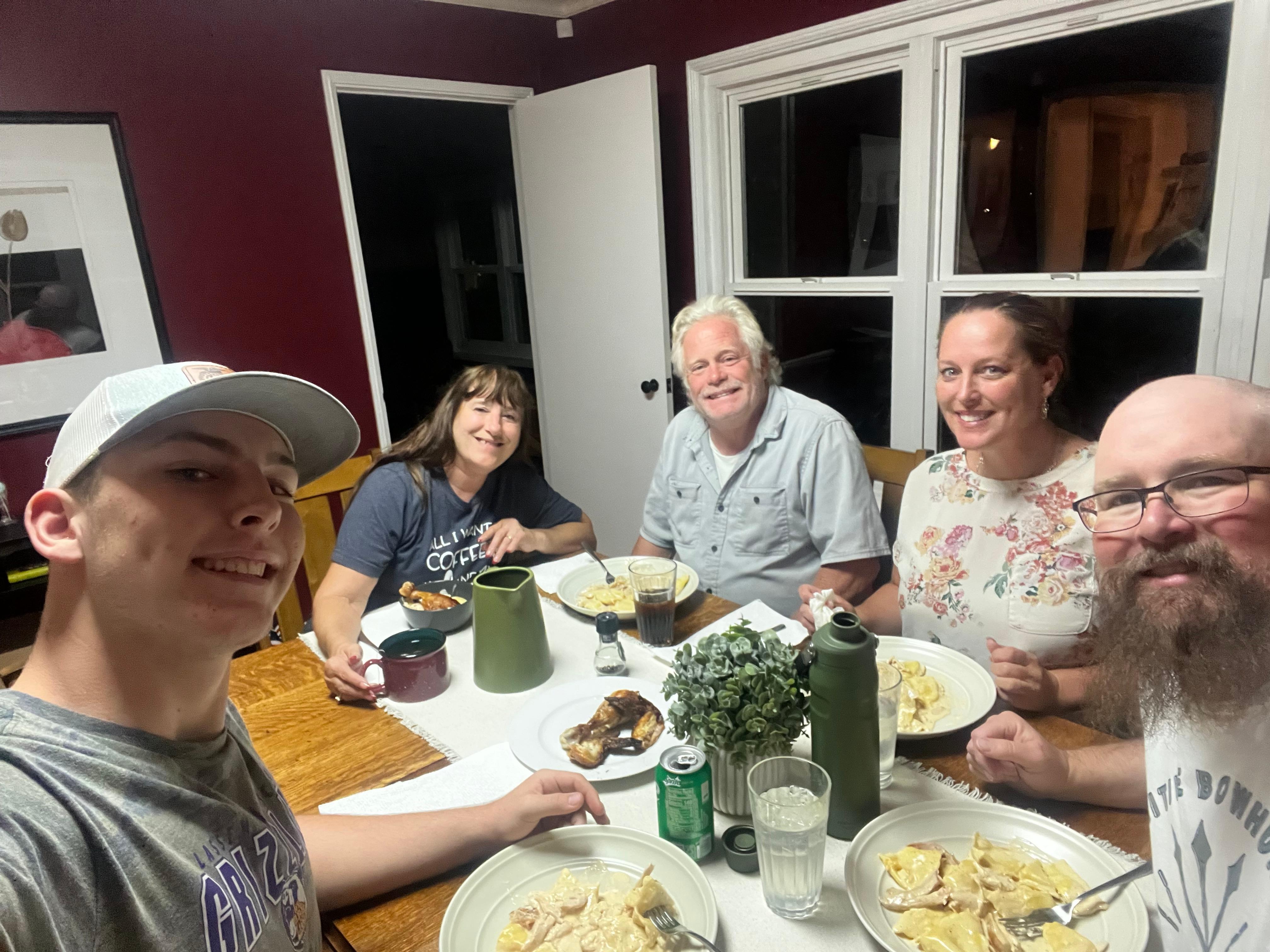 Plenty of room for family dinners, easy to cool with all utensils available