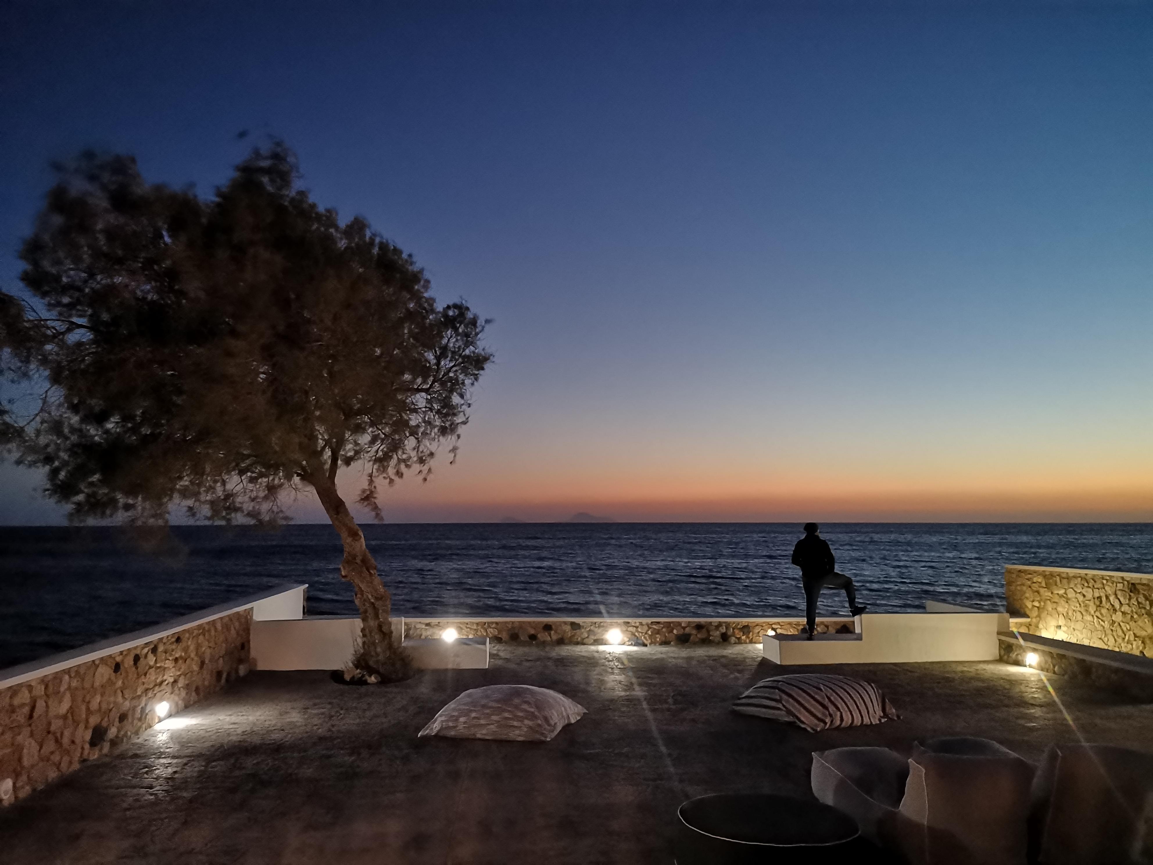 Vue de la terrasse commune nocturne