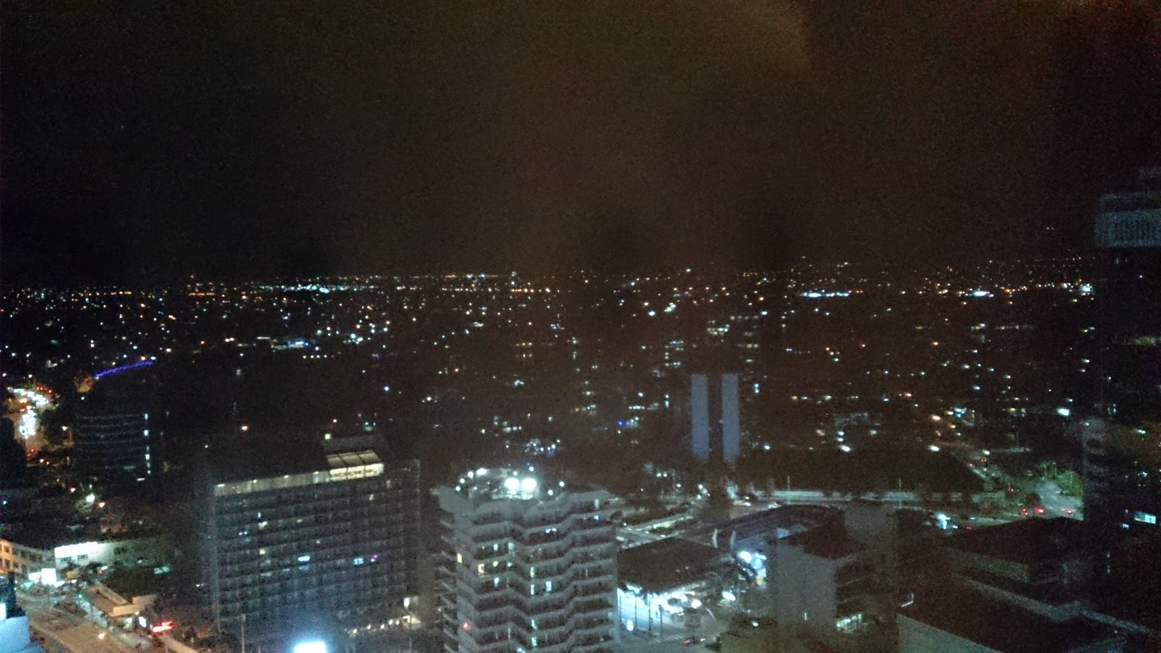 ネラング川越しの夜景