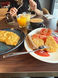 reichhaltiges, leckeres Frühstück.