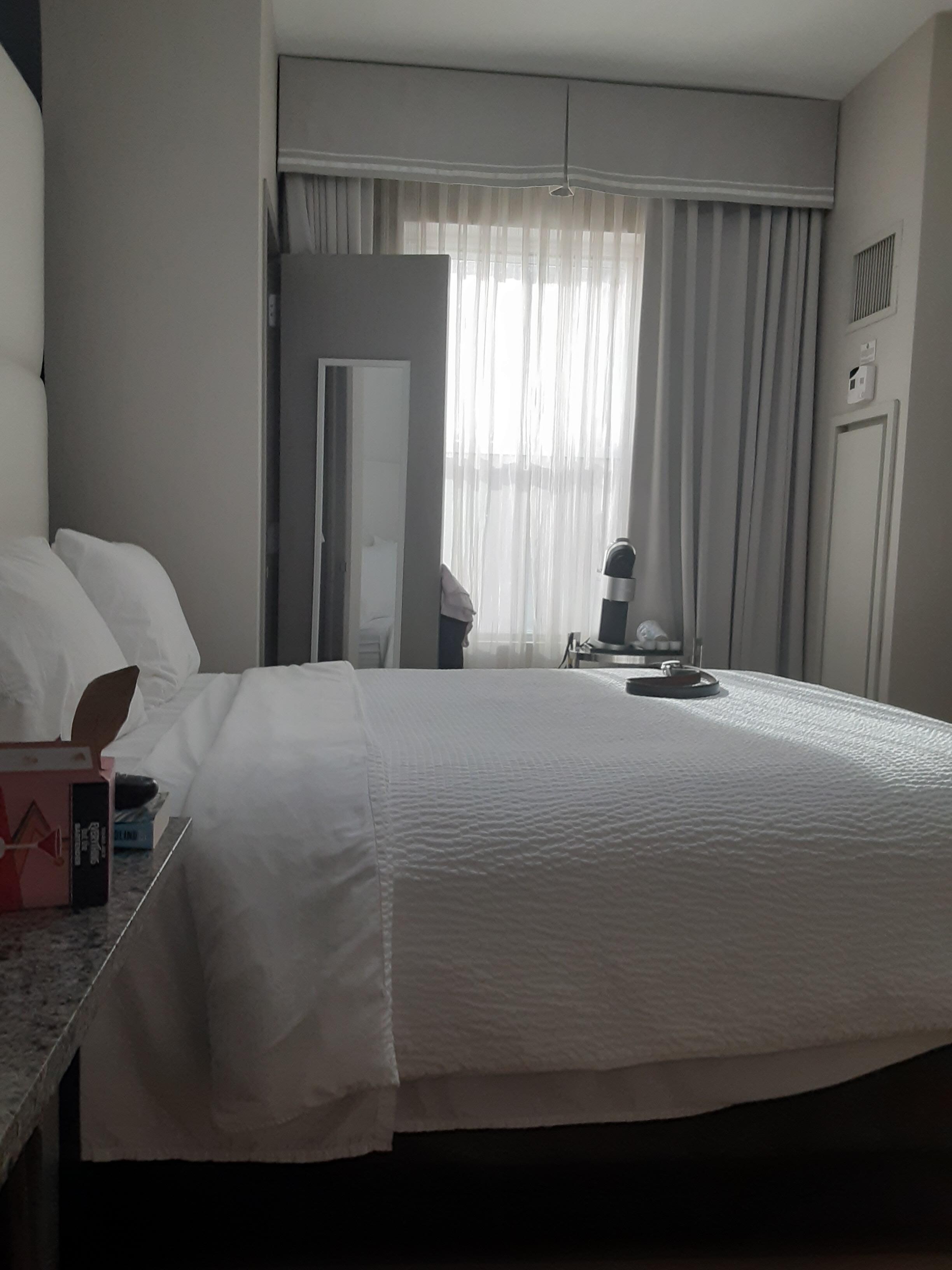 Small room an extra chair even folding would have been great. Clean , after duvet change, comfortable queen bed.