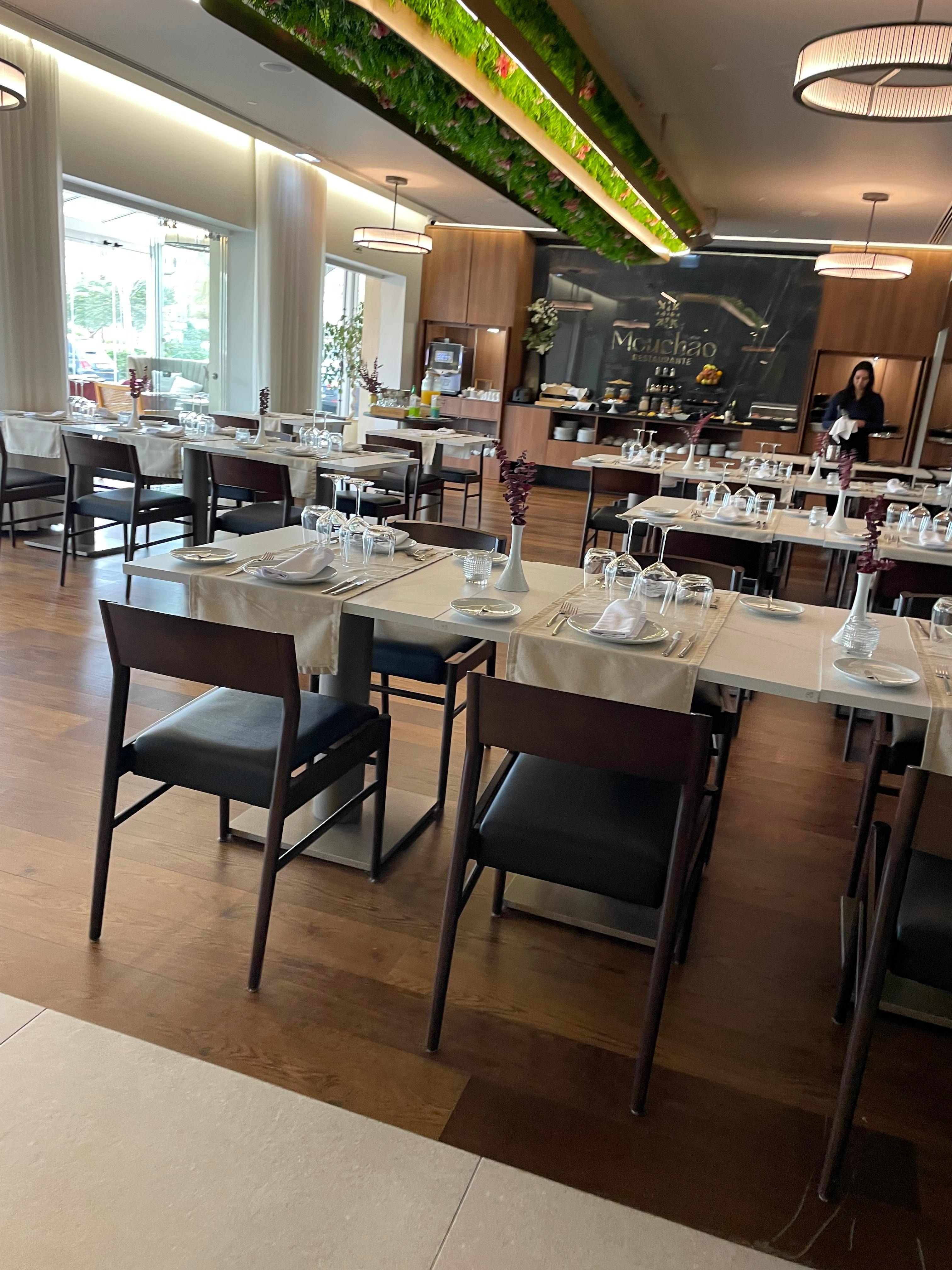 Breakfast and dinning area