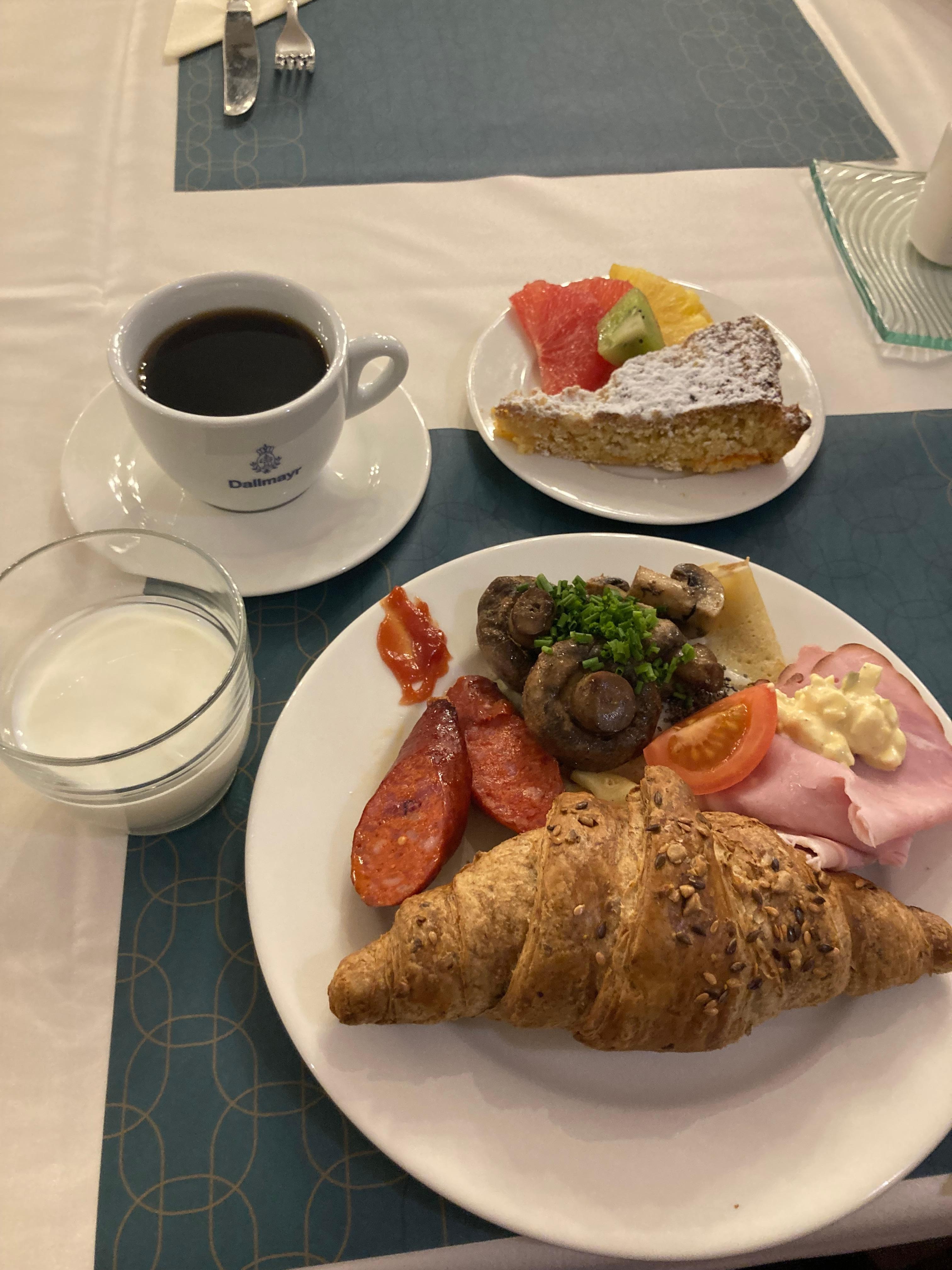 朝食盛り付け例