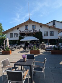 Beautiful place to eat outdoors as well as indoors. Loved this hotel!