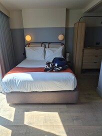 Queen size bed
