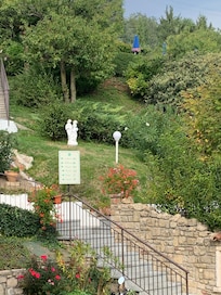 Lovey grounds