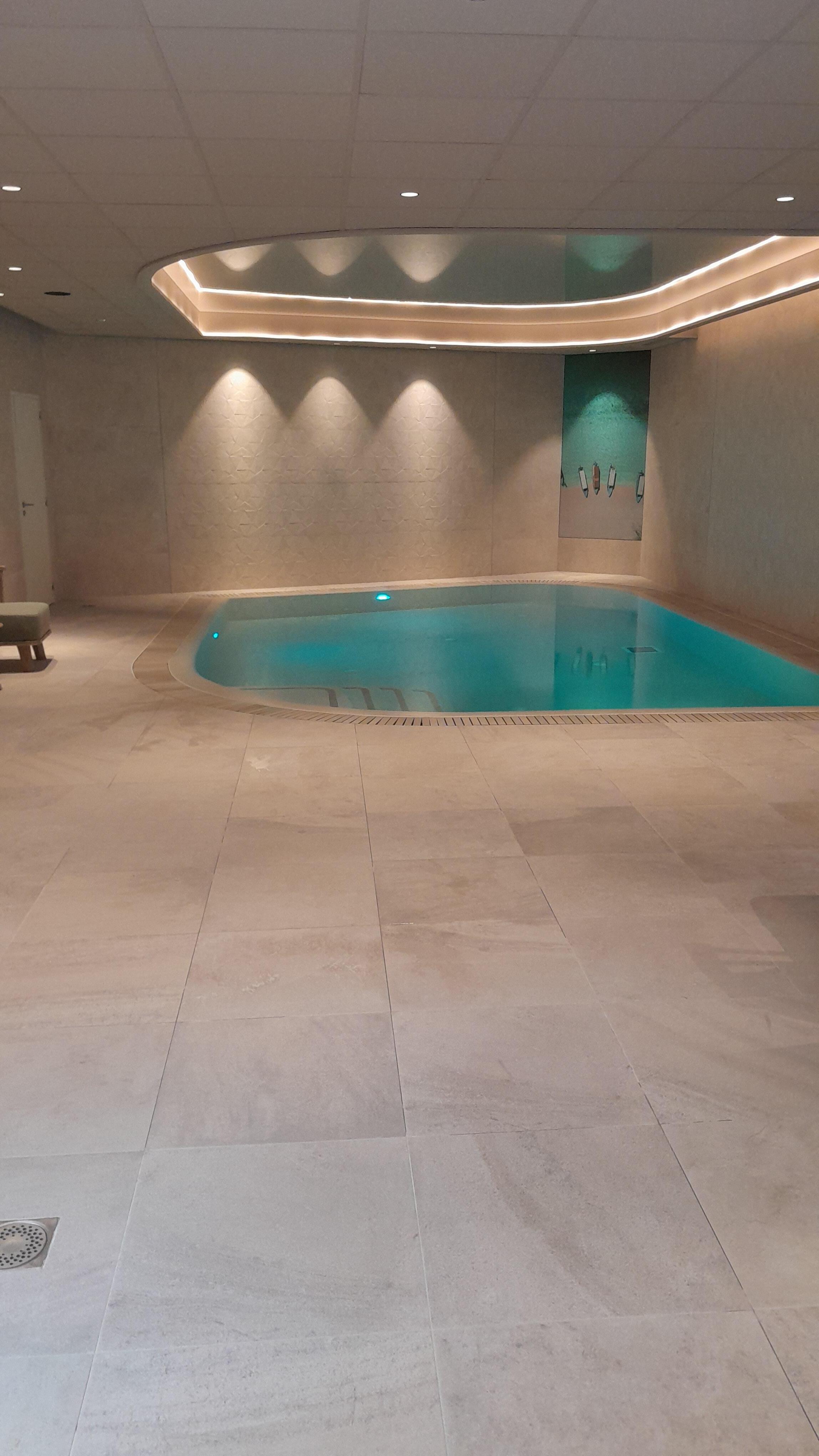 Pool in Sauna / Hammam area