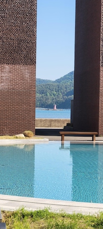 Center Pool facing the lighthouse