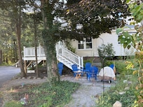 Side area with chairs/fire pit