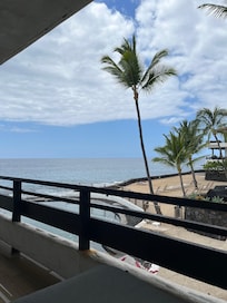 Ocean view from the lanai towards town.