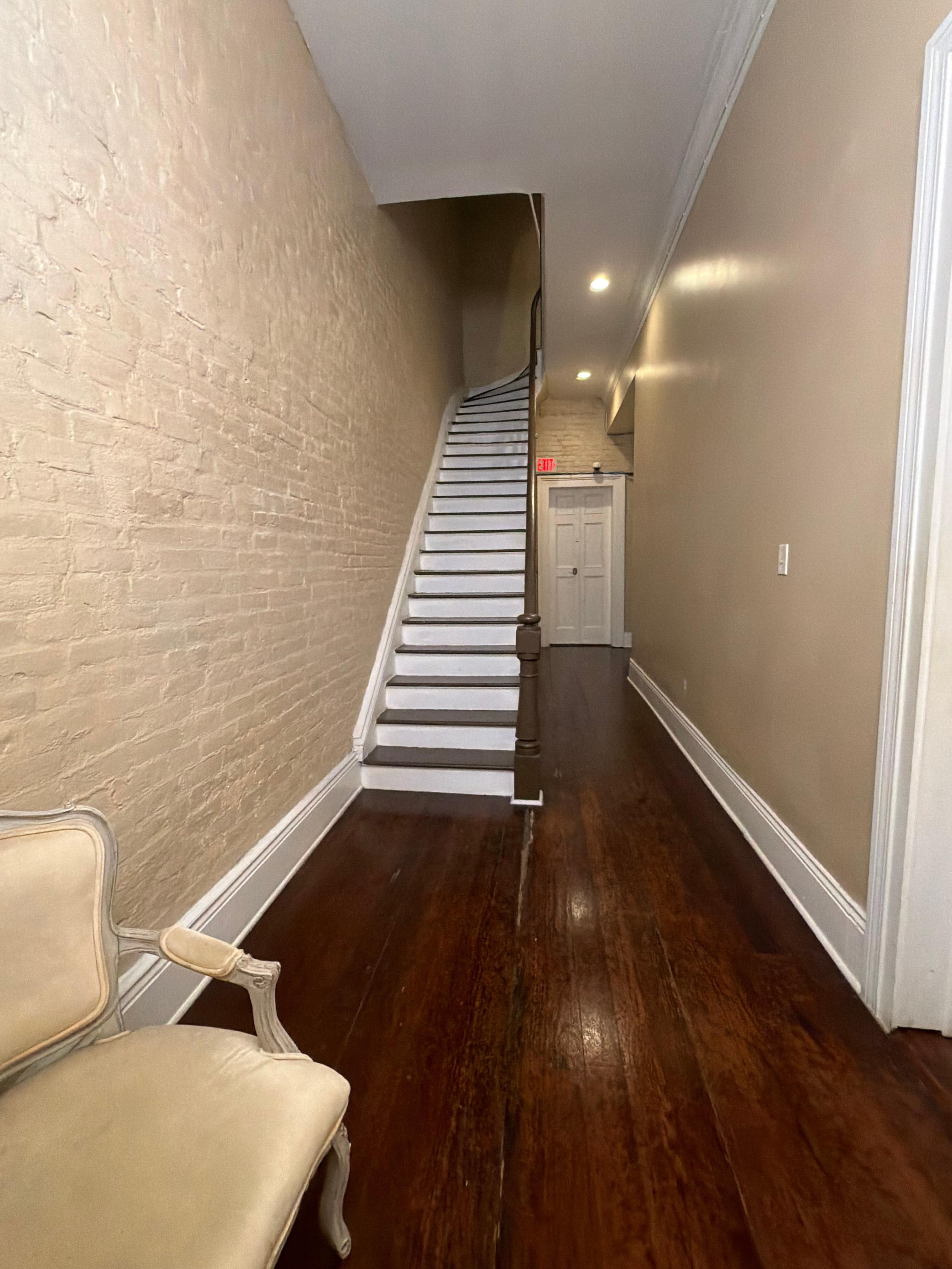 Entryway lobby 1st floor of building 