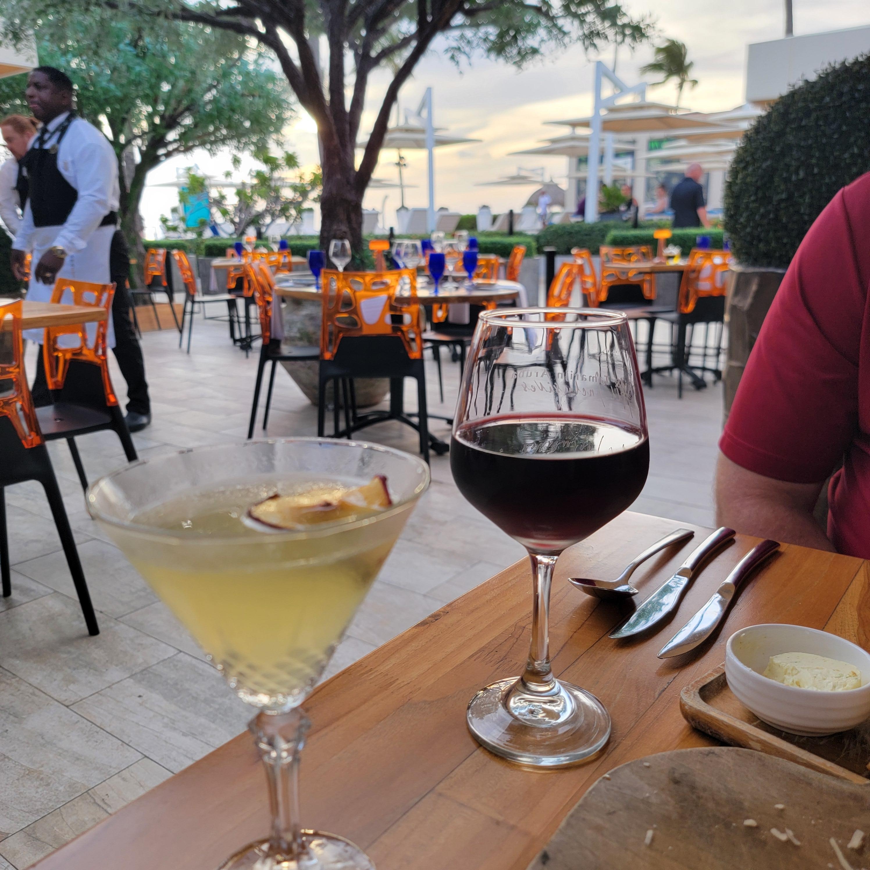 Drinks at Paparazzi