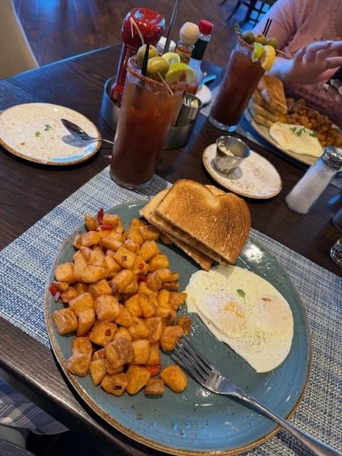 breakfast at viewpoint