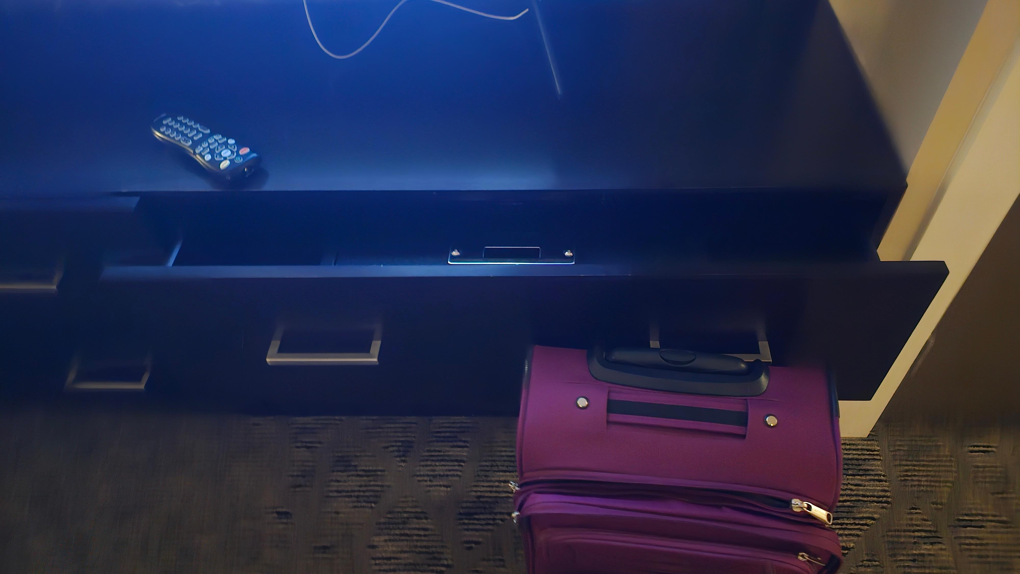 Drawers would not stay shut.