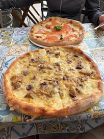 Gogo Pizzeria (4 minute walk)
