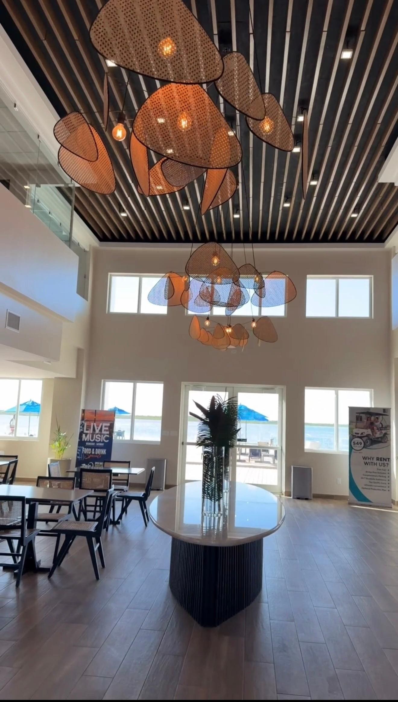 The from entrance is beautiful and it smells amazing! Staff super friendly, kind, patient snd very informative.