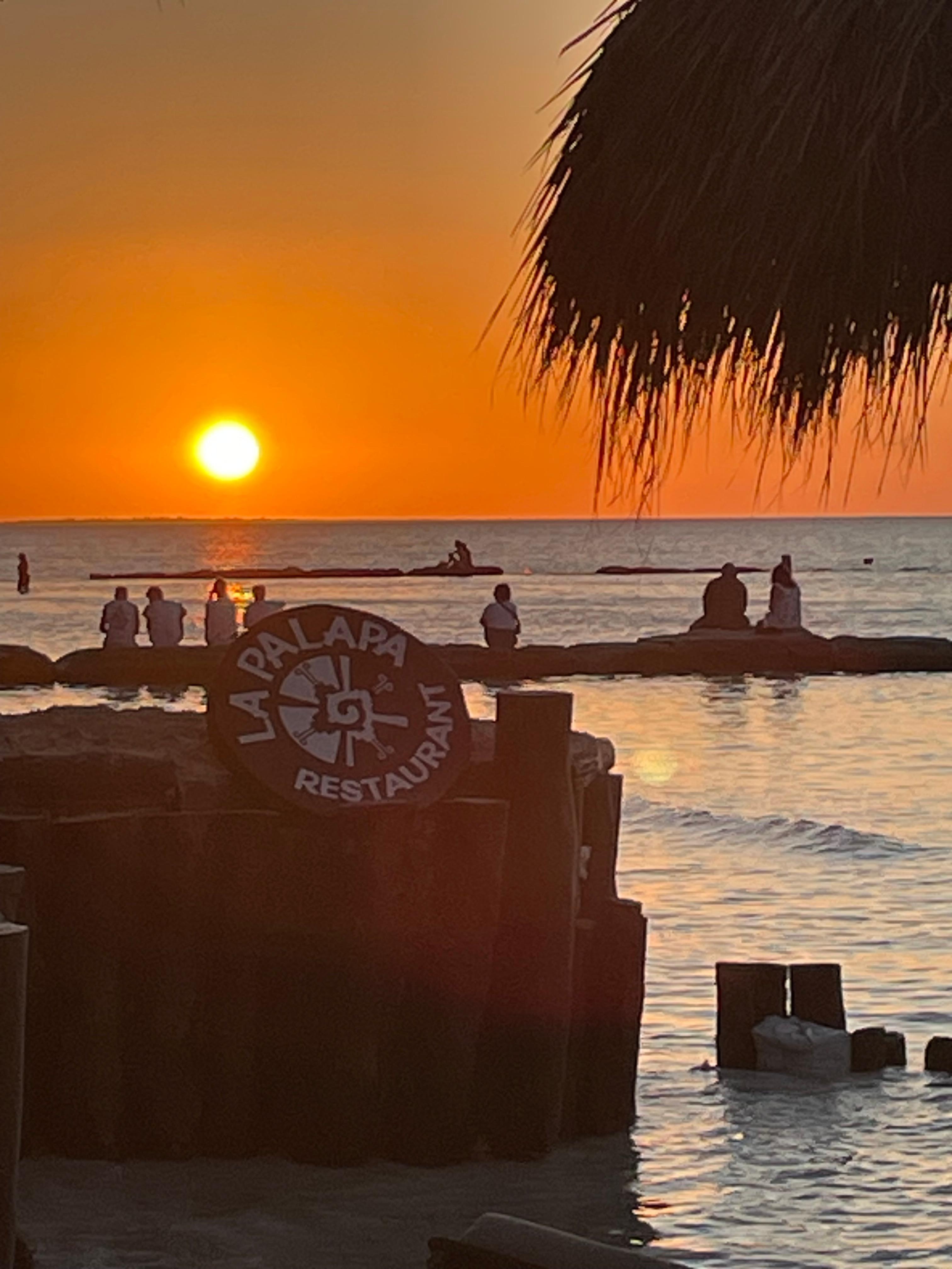 Coucher de soleil depuis la plage privée 