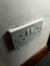 This plug socket was led when plugging phone chargers in