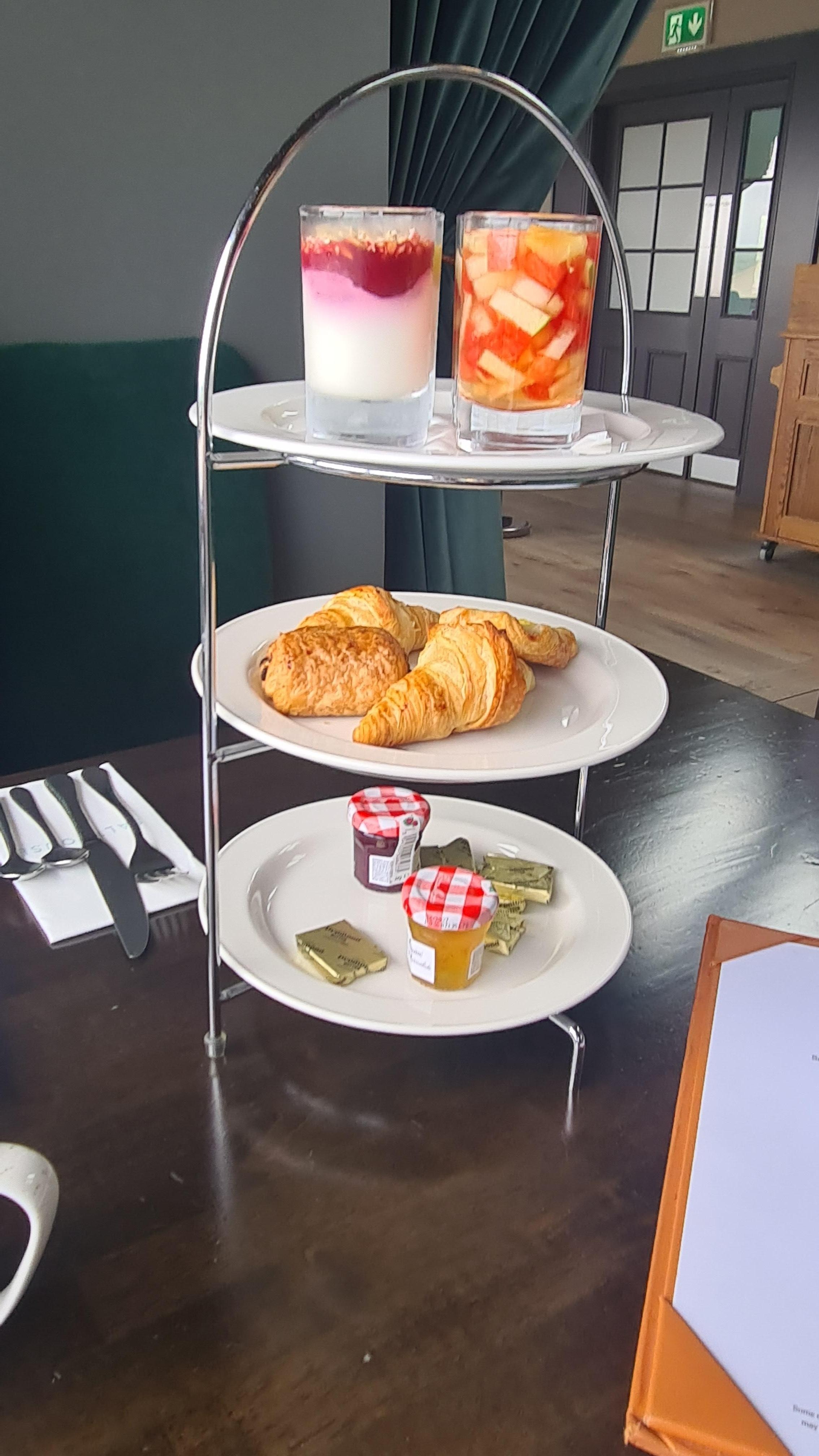 Breakfast 