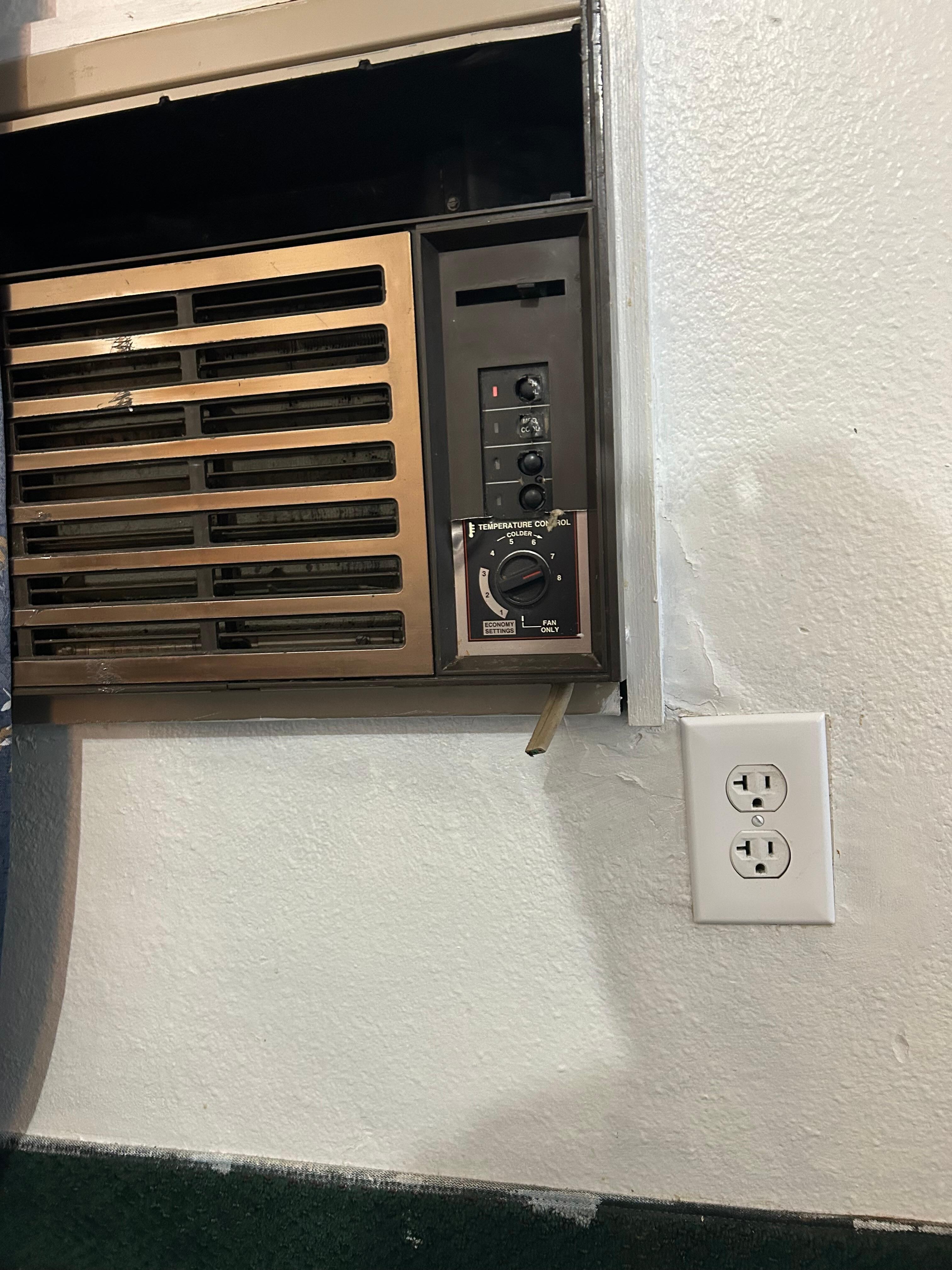 Notice cord has been cut! Ic you looking for a place to stay just go to the Hotel/casino in Browning, Mt . There’s not much to choose from . 