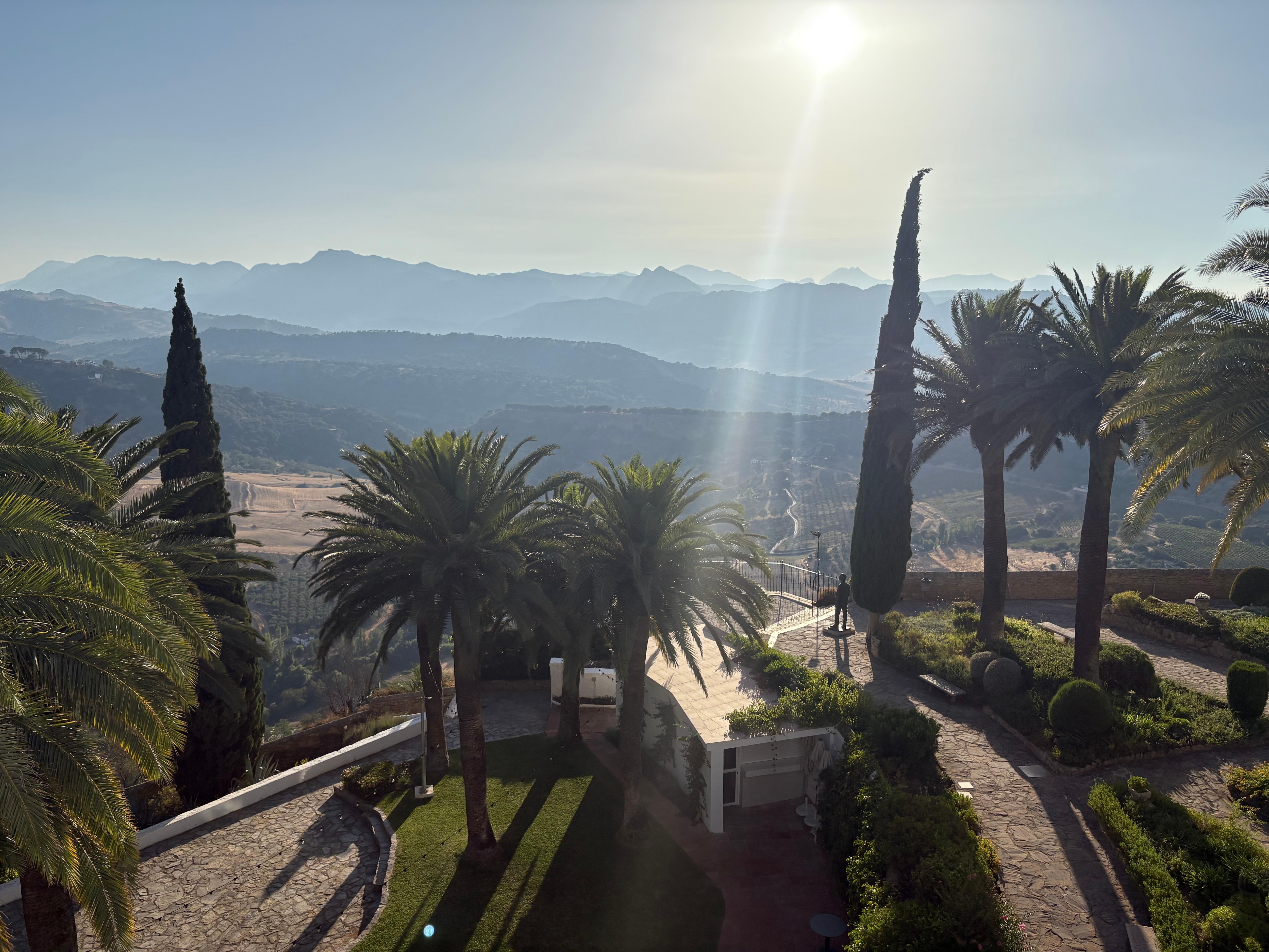 Utsikt från balkongen.