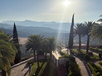 Utsikt från balkongen.