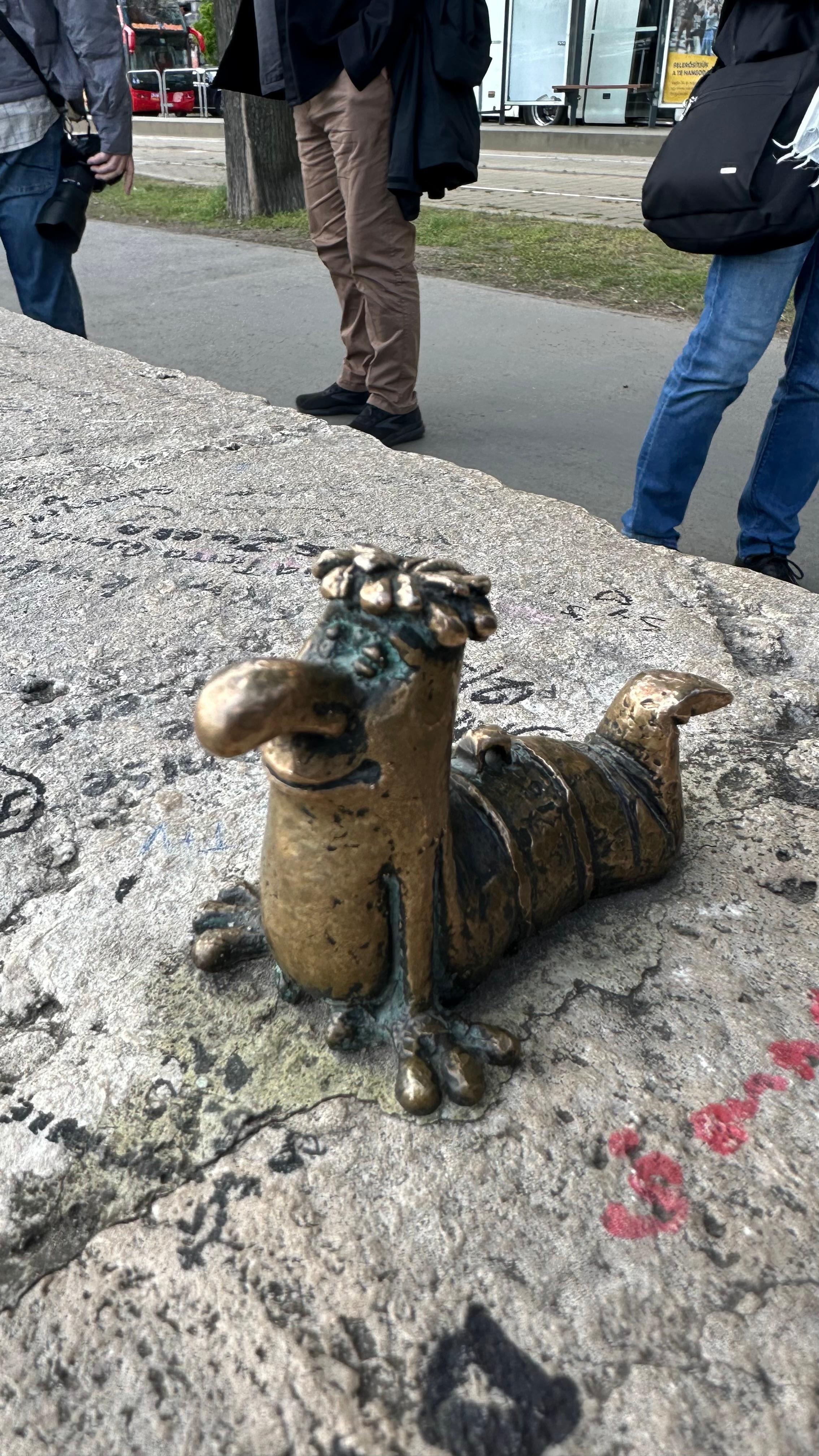 Lille figur som står mange steder i Budapest